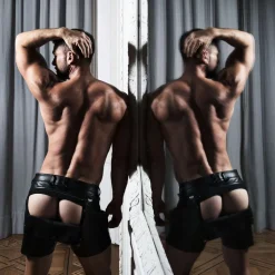 Short Empty Bottom Kinky Noir